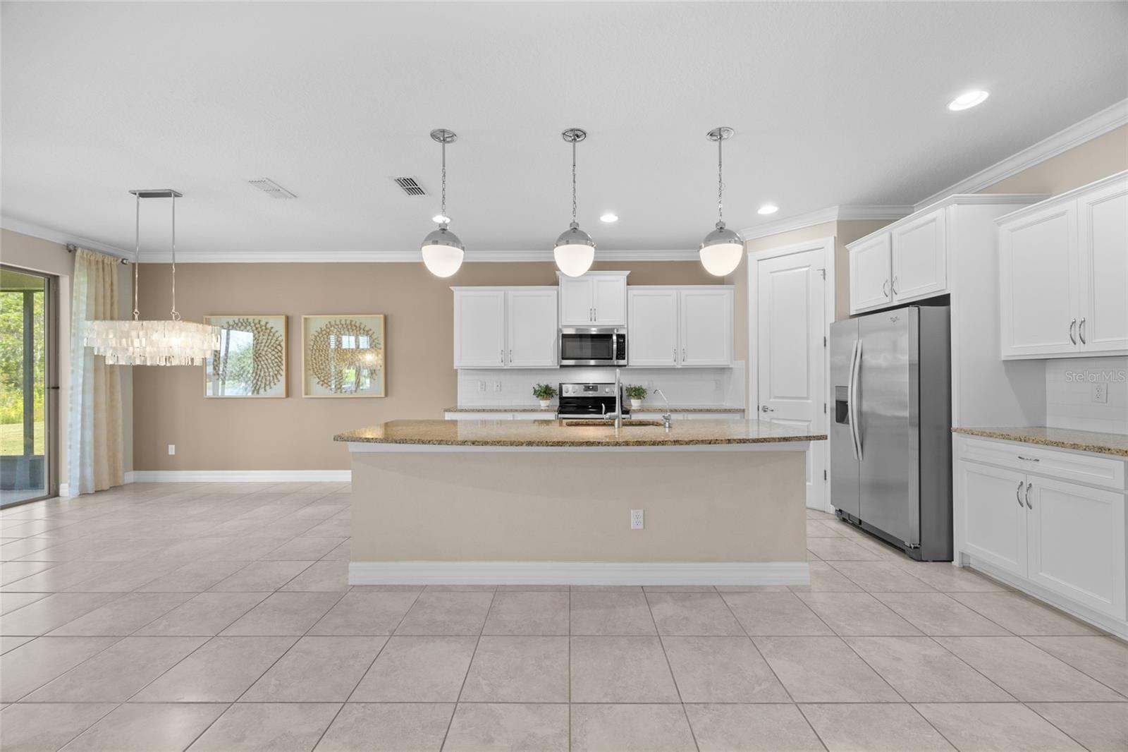 Image 19 of 73 For 2880 Lake Pointe Drive