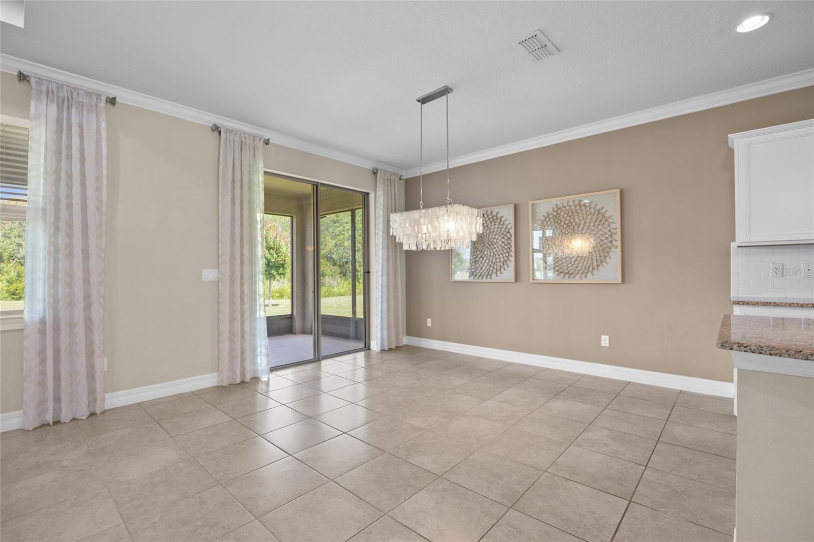 Image 22 of 73 For 2880 Lake Pointe Drive