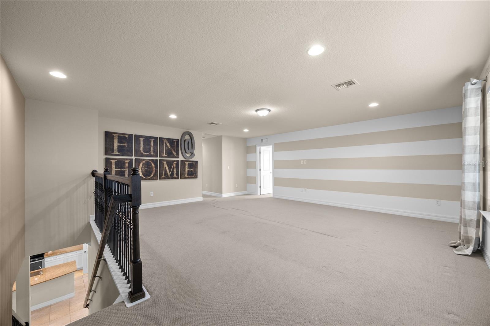 Image 33 of 73 For 2880 Lake Pointe Drive