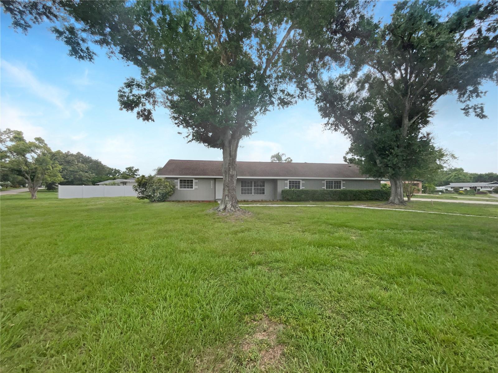 Image 3 of 23 For 1215 Merlyn Street