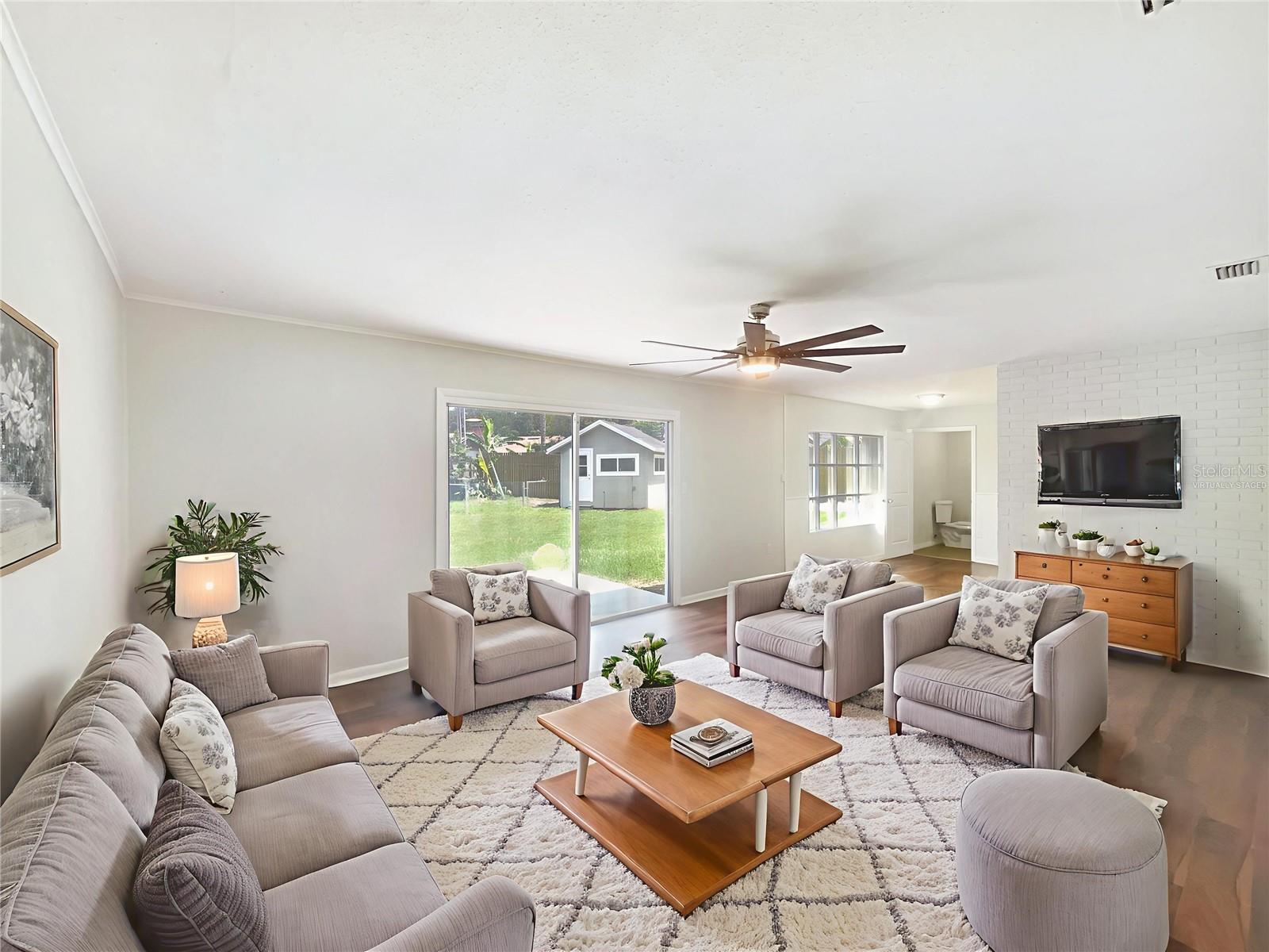 Image 4 of 23 For 1215 Merlyn Street