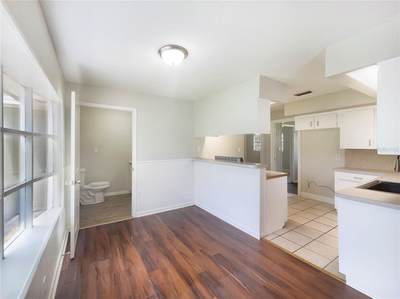 Image 7 of 23 For 1215 Merlyn Street