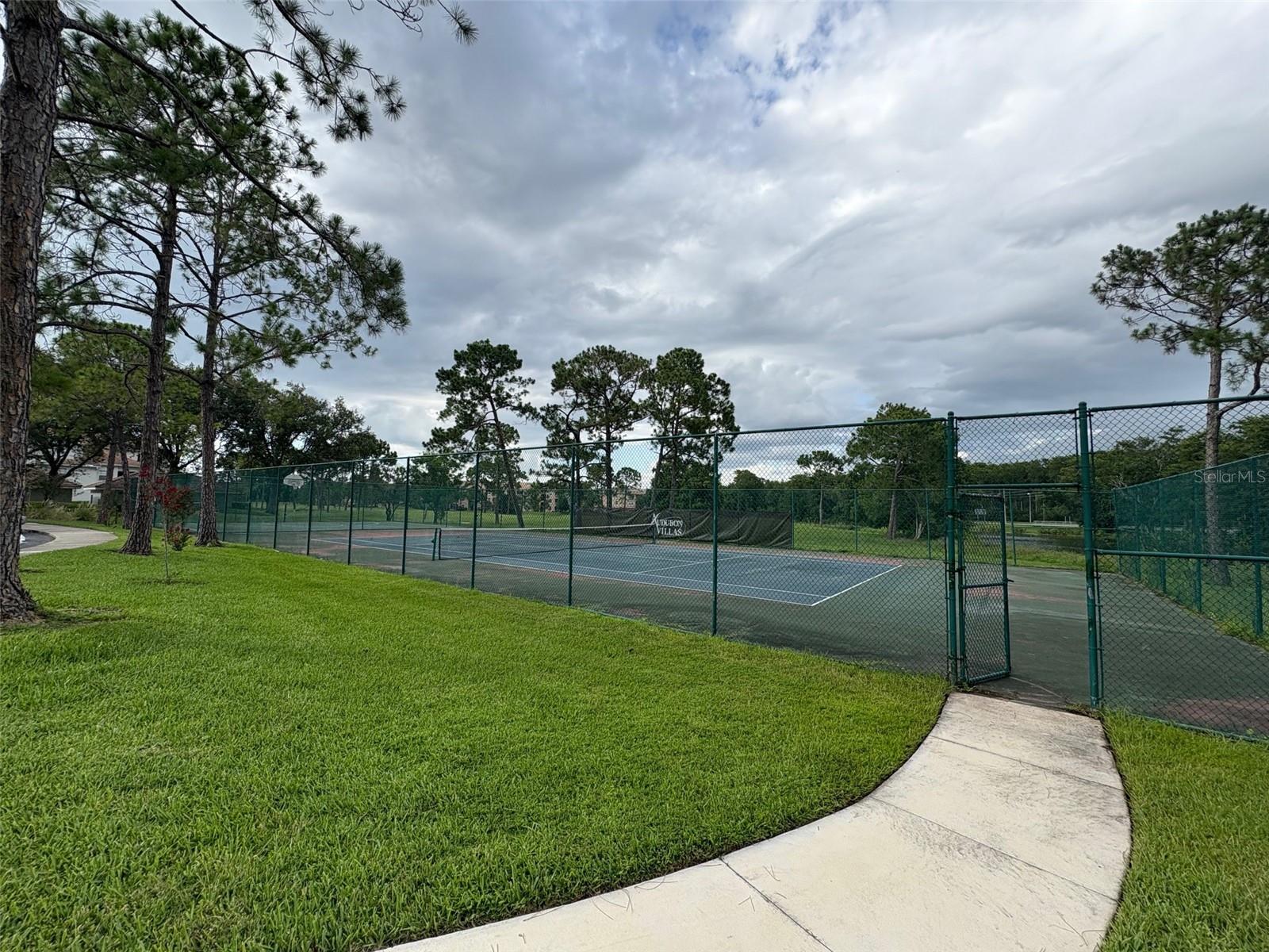 Image 17 of 18 For 13917 Fairway Island Drive 931
