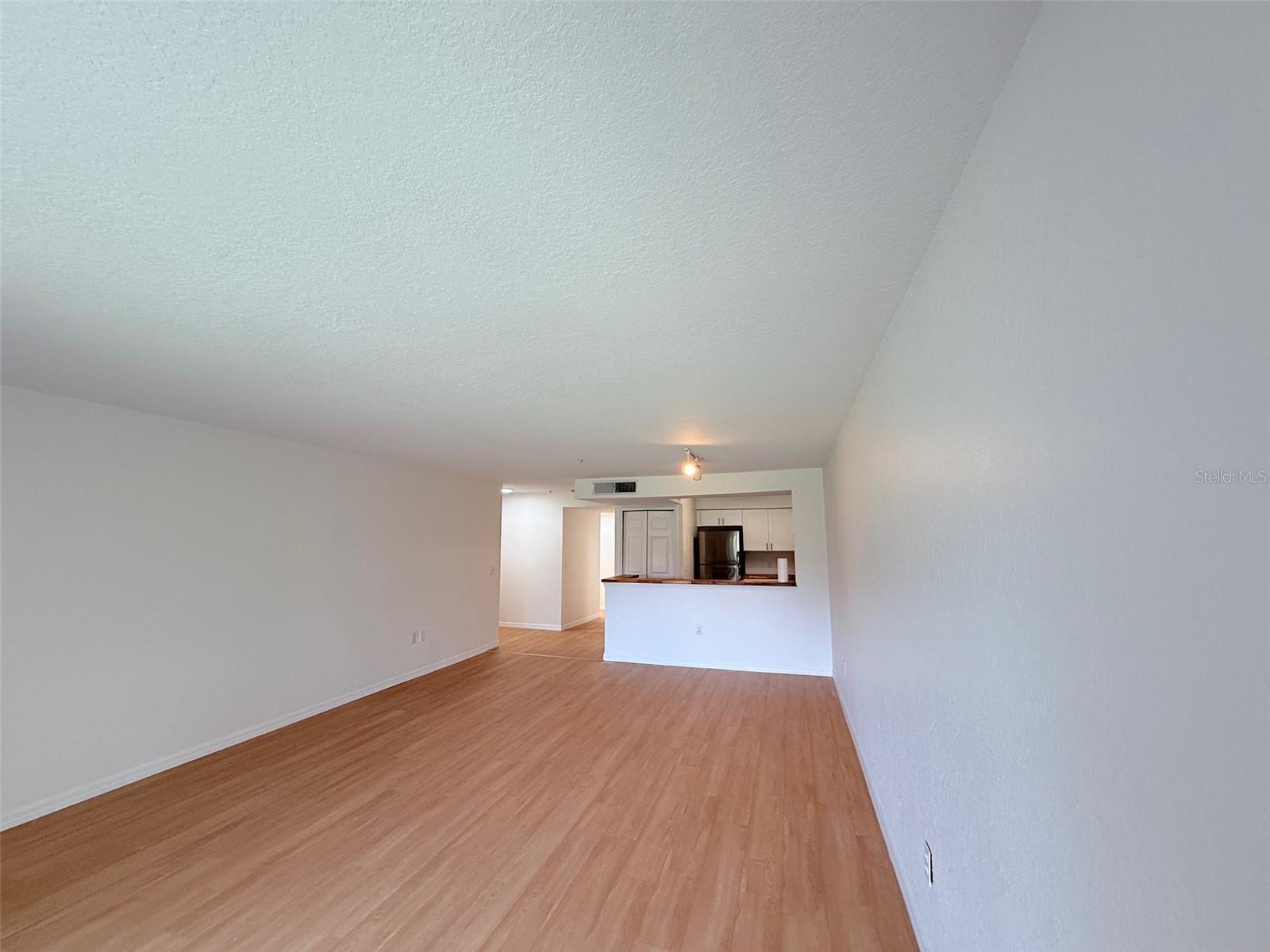 Image 7 of 18 For 13917 Fairway Island Drive 931