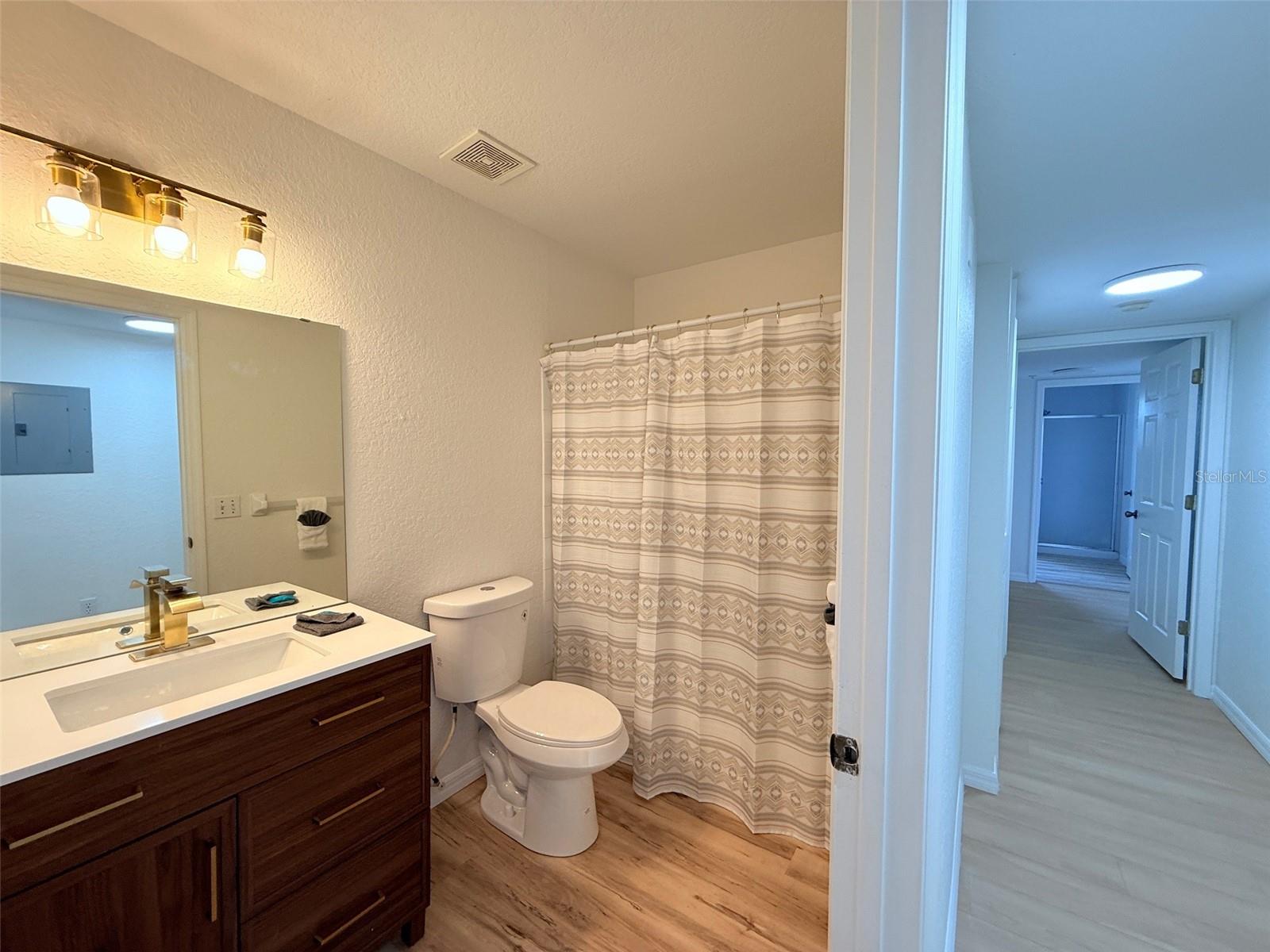 Image 9 of 18 For 13917 Fairway Island Drive 931