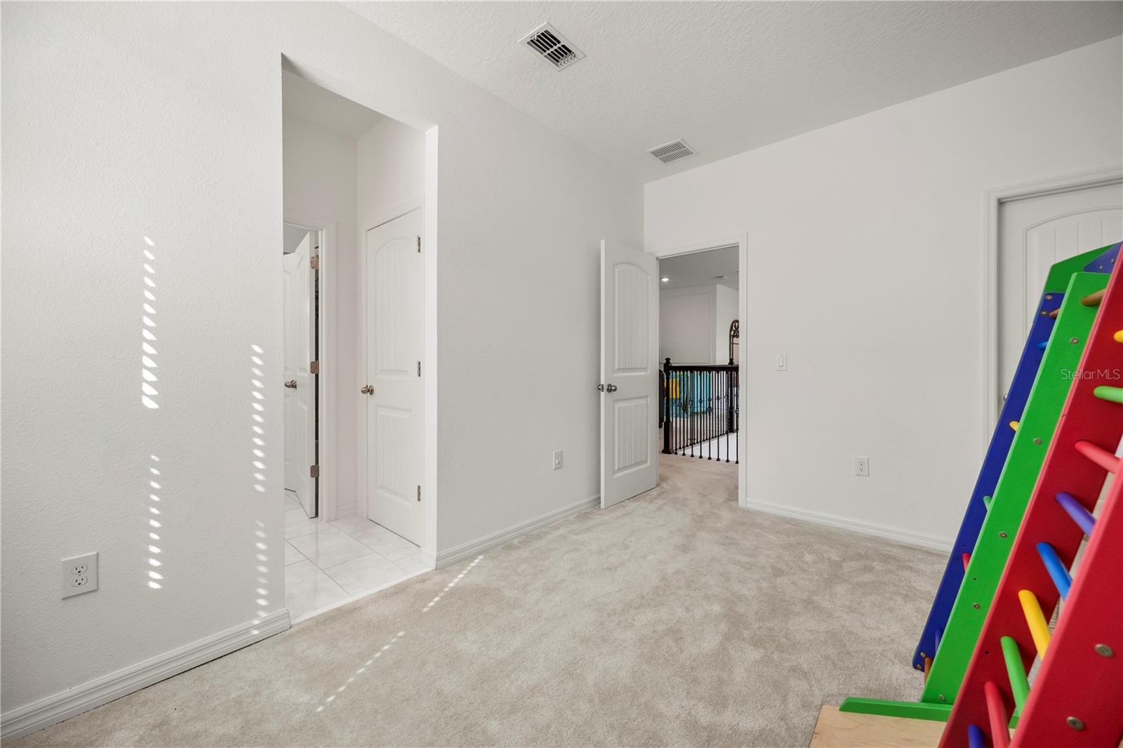 Image 32 of 63 For 9567 Meadow Hunt Way