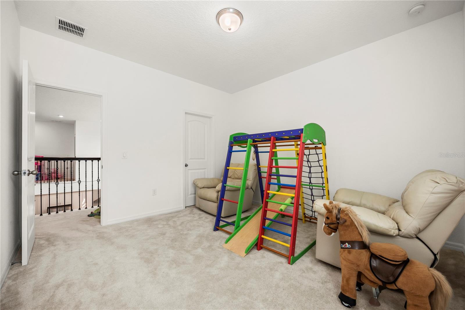 Image 34 of 63 For 9567 Meadow Hunt Way