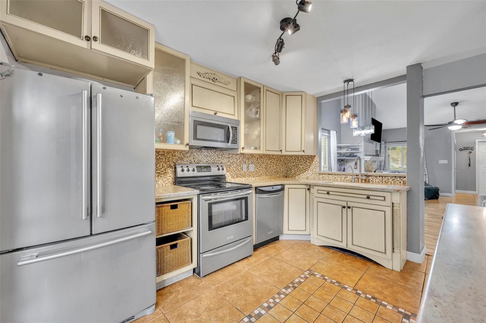 Image 10 of 23 For 7252 Harbor Heights Circle