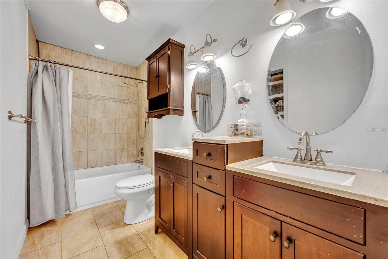 Image 14 of 23 For 7252 Harbor Heights Circle