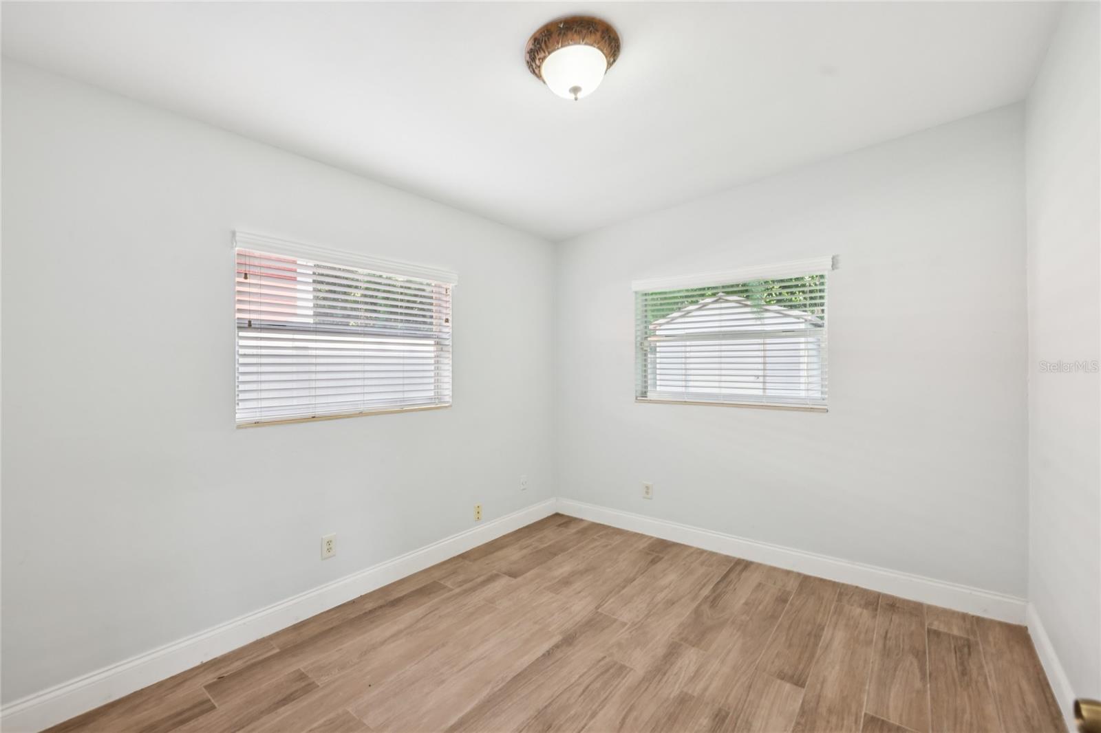 Image 17 of 23 For 1419 Harding Street