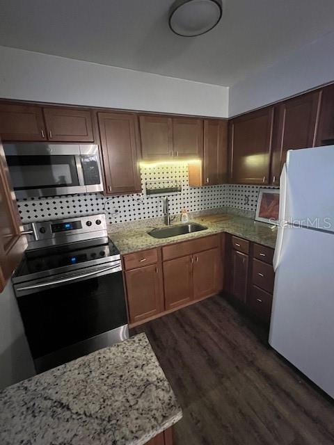 Image 4 of 17 For 811 Birchwood Circle