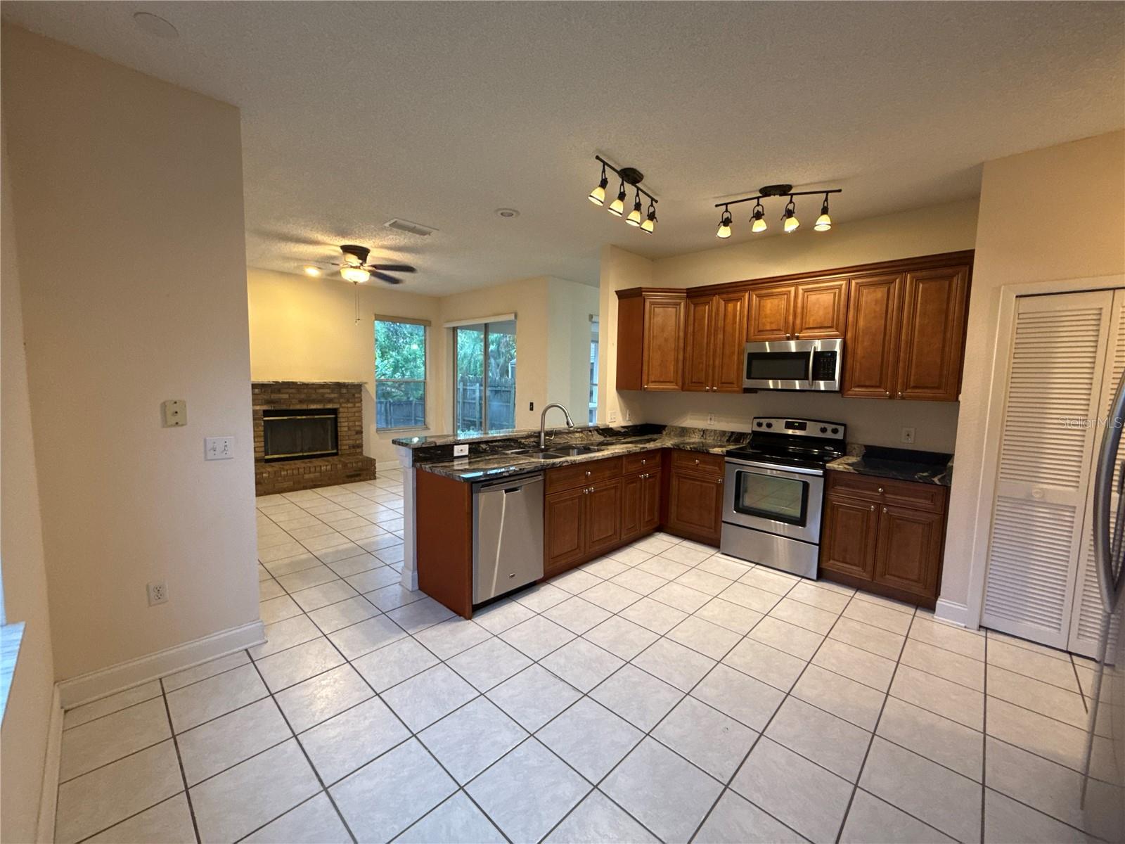 Image 6 of 28 For 605 Brightview Drive