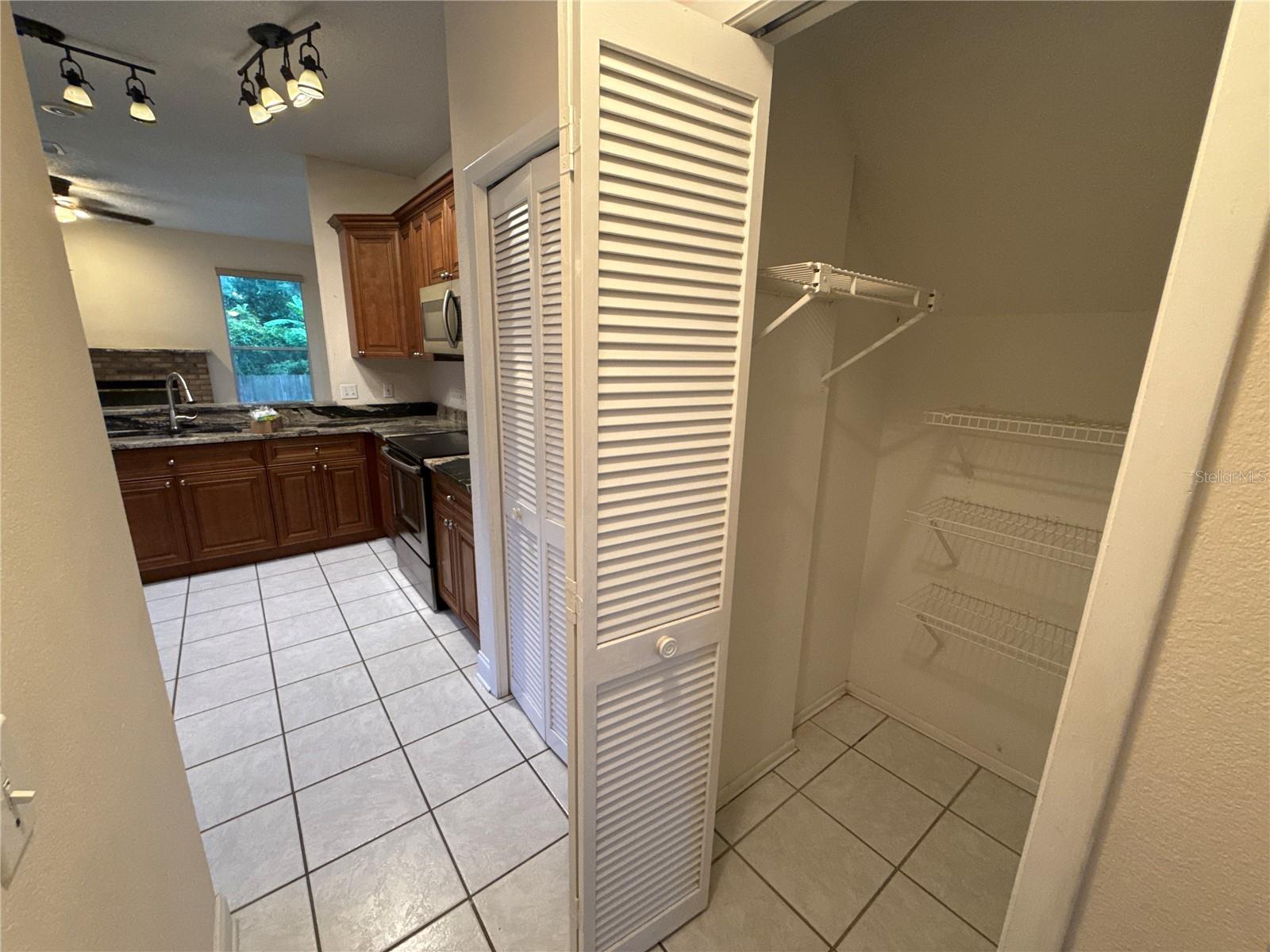 Image 8 of 28 For 605 Brightview Drive