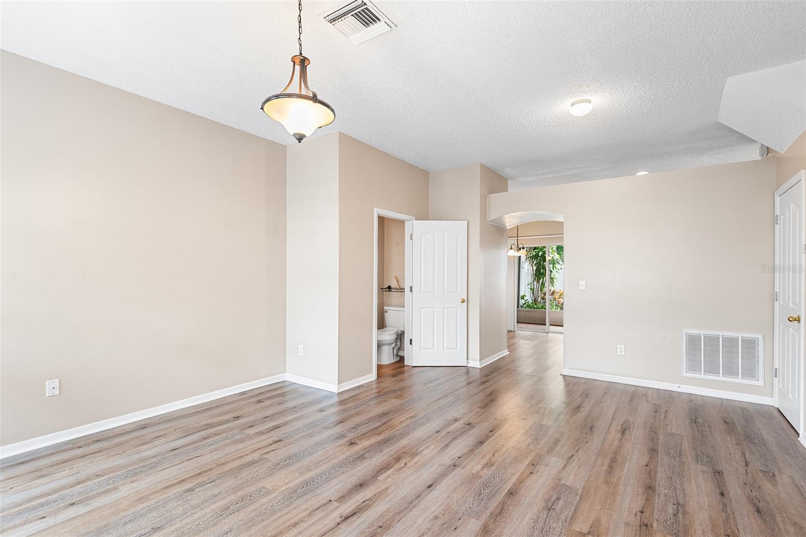 Image 3 of 12 For 10114 Farmingdale Place