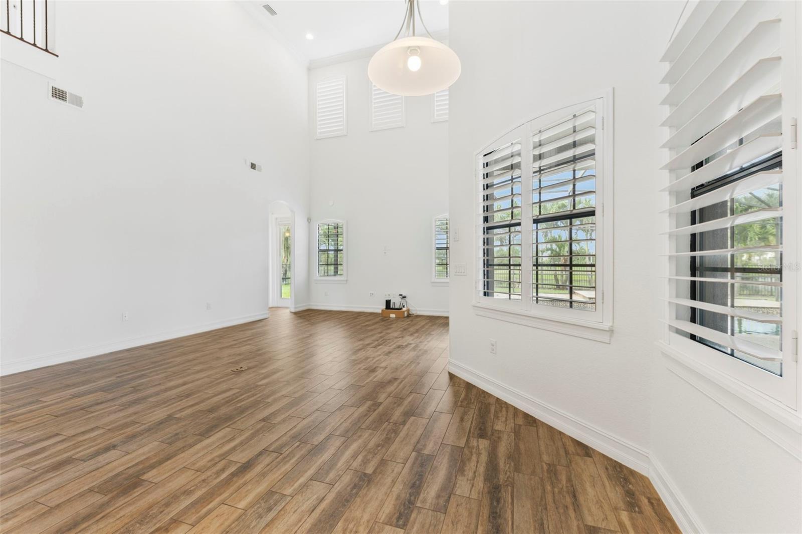 Image 20 of 60 For 10020 Hatton Circle