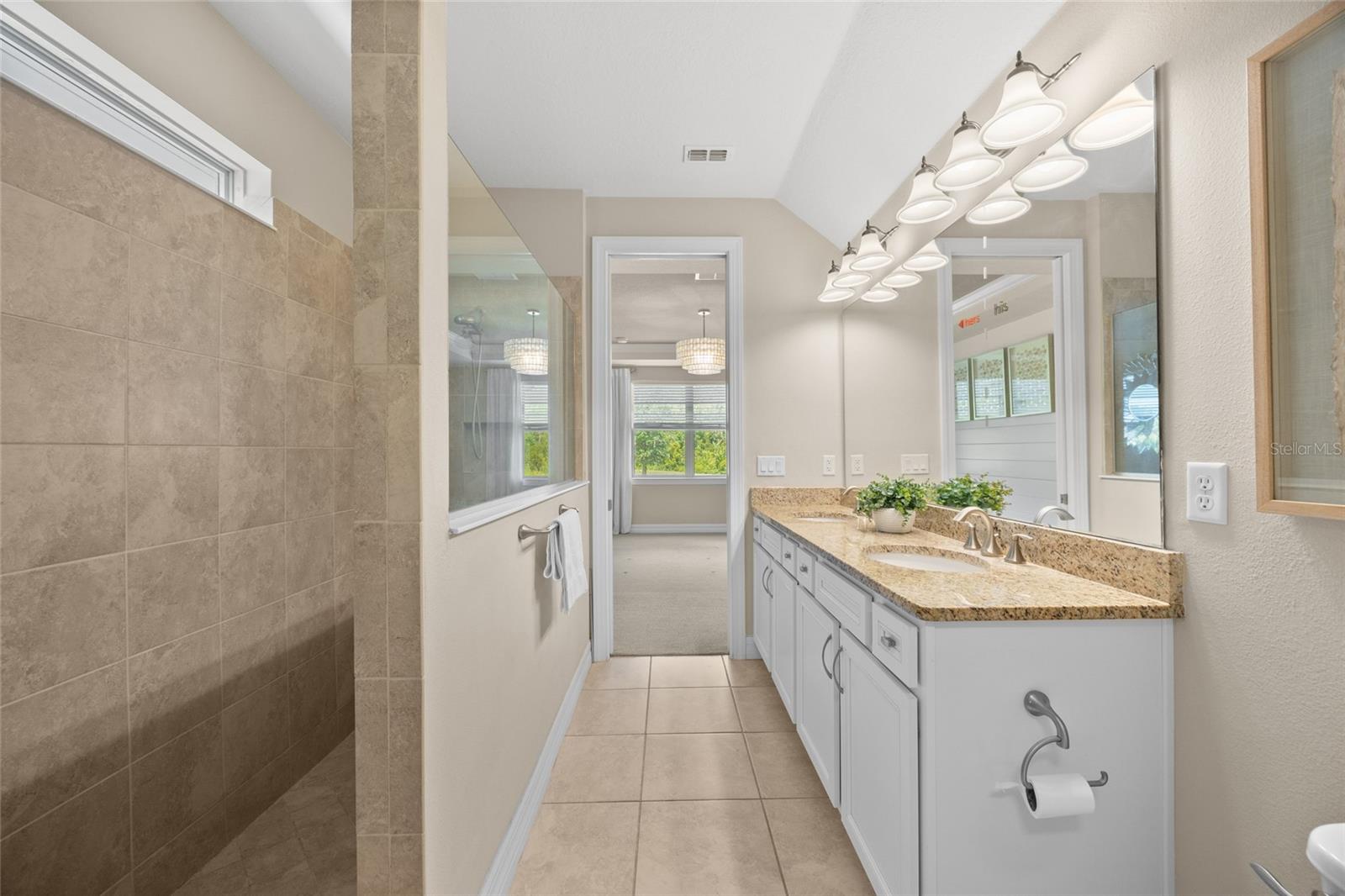 Image 23 of 62 For 2880 Lake Pointe Drive