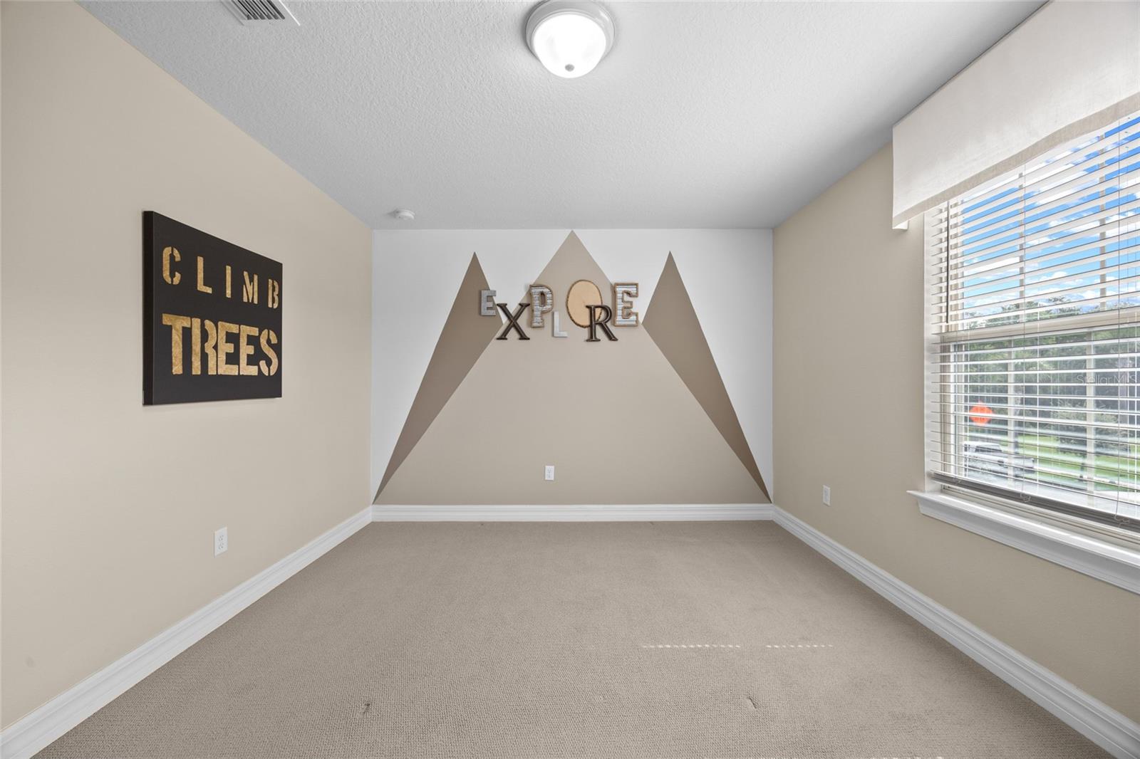 Image 34 of 62 For 2880 Lake Pointe Drive