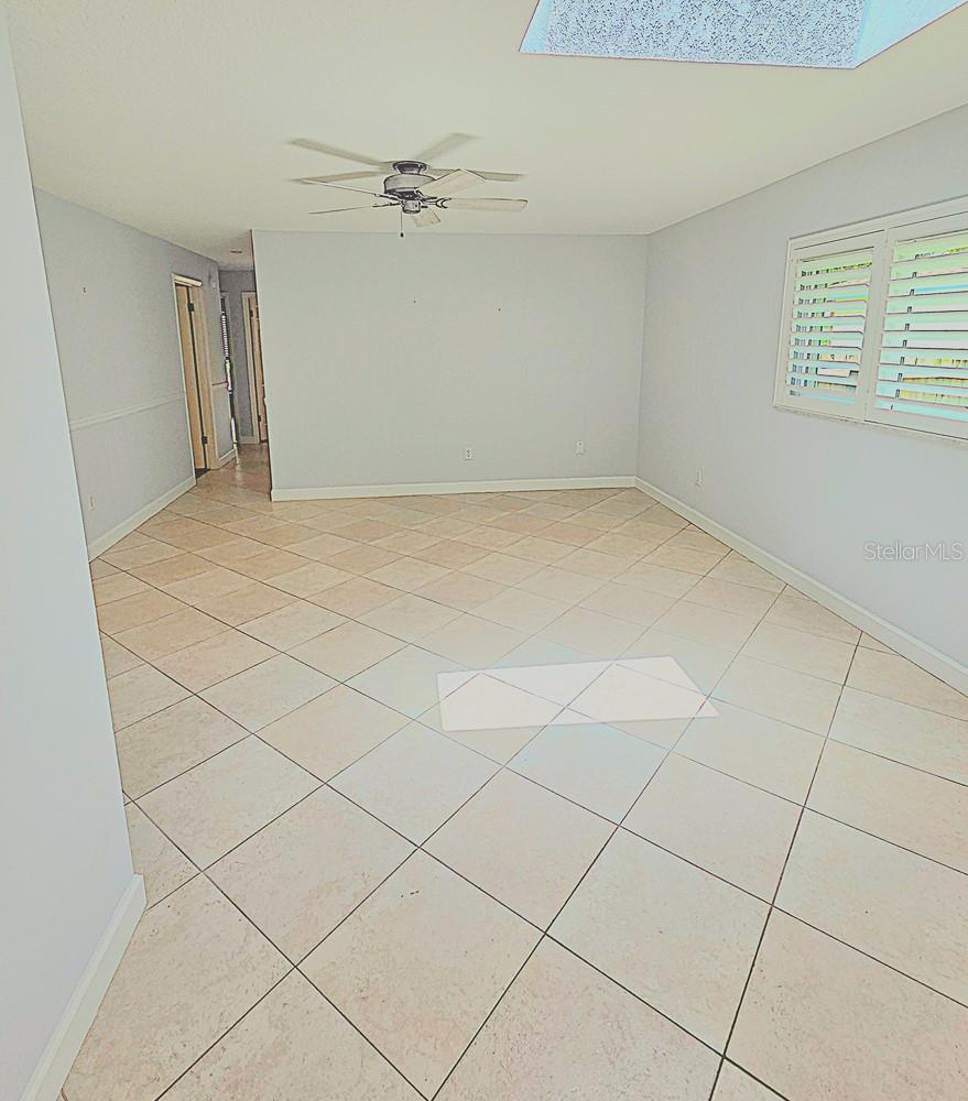 Image 10 of 27 For 104 Hatfield Court