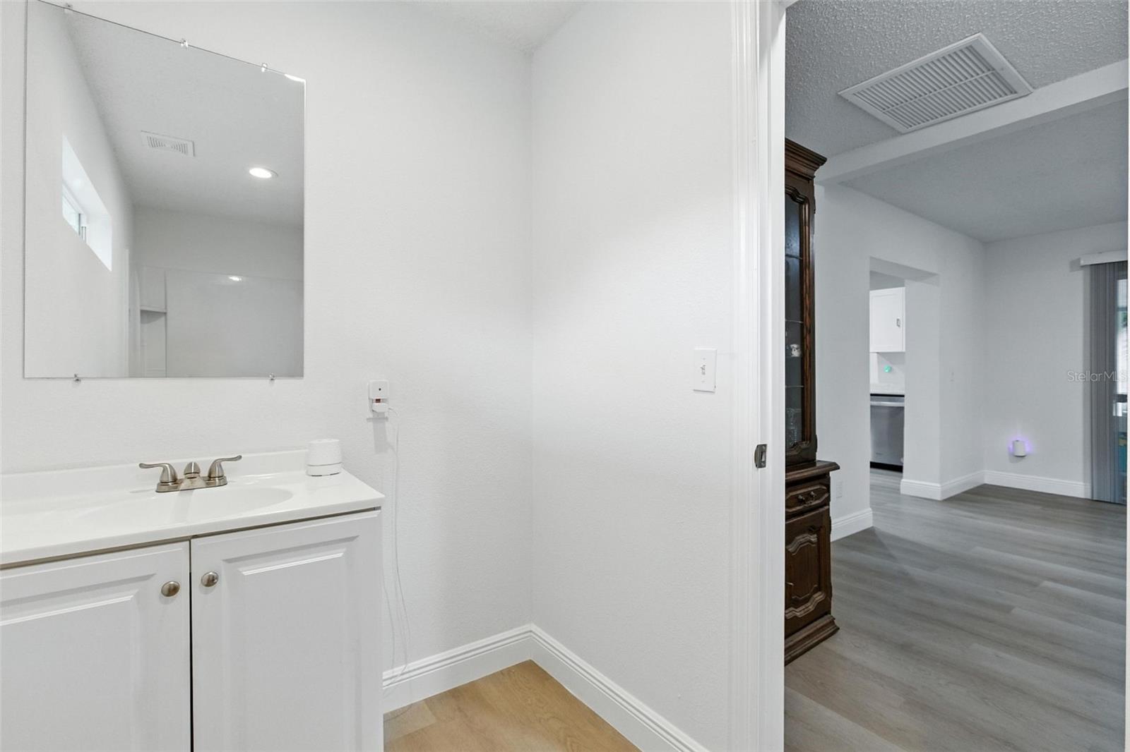 Image 13 of 29 For 711 4th Street