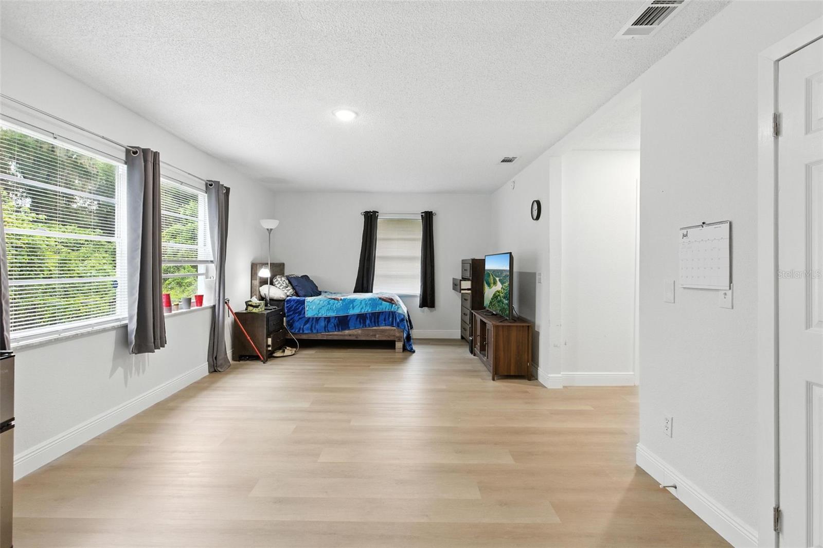 Image 15 of 29 For 711 4th Street