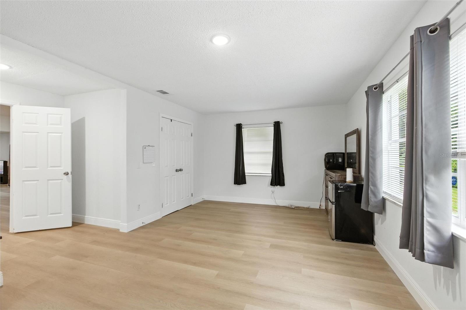 Image 16 of 29 For 711 4th Street
