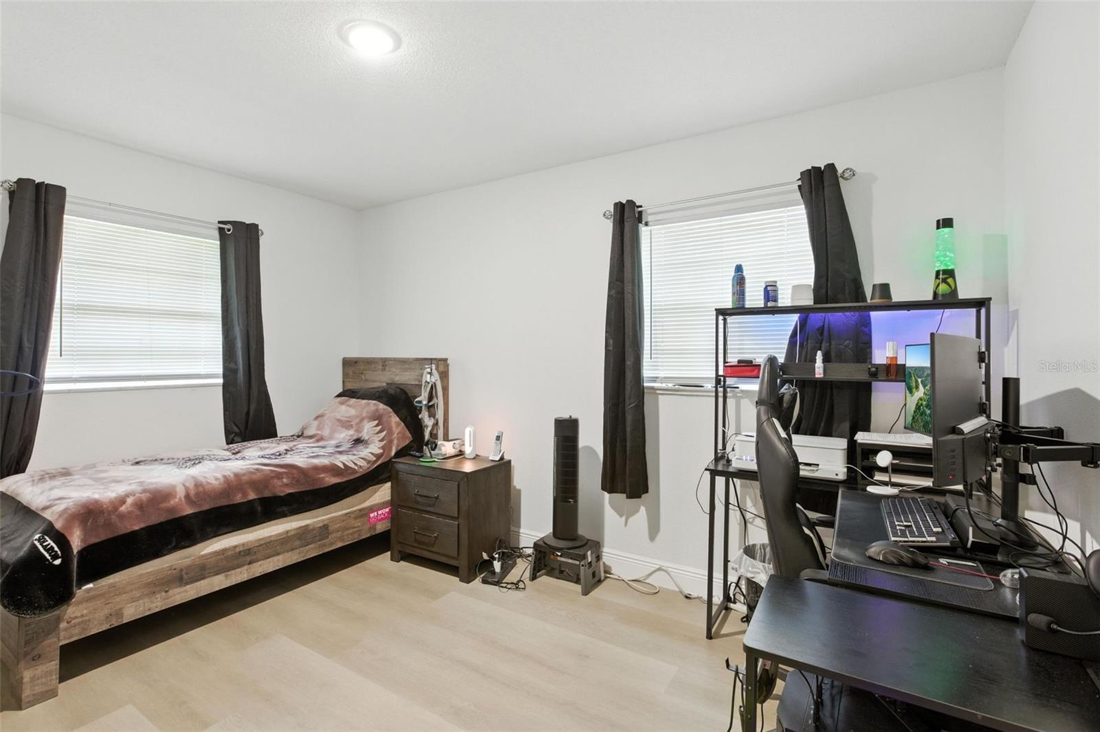 Image 21 of 29 For 711 4th Street