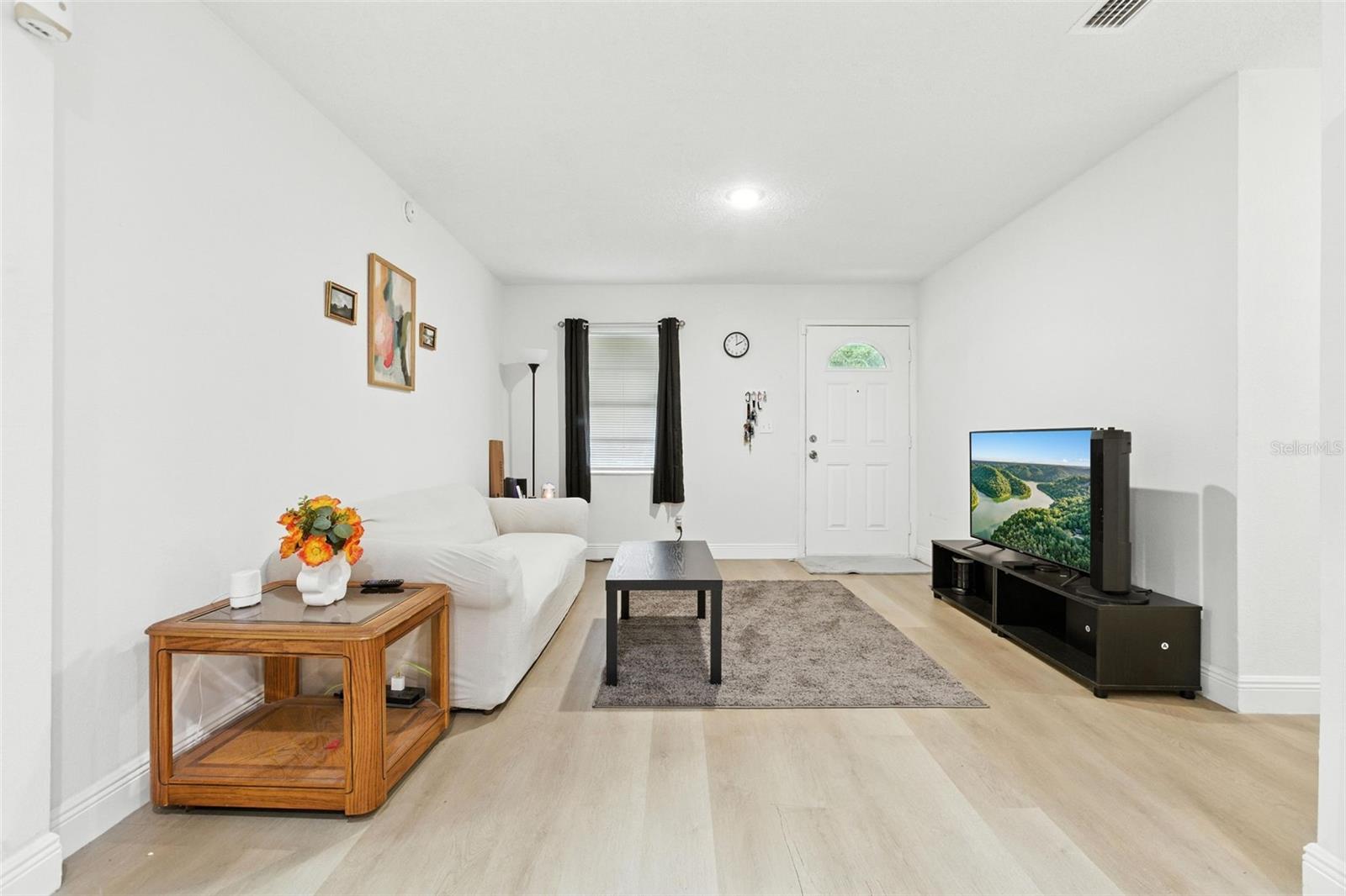 Image 5 of 29 For 711 4th Street