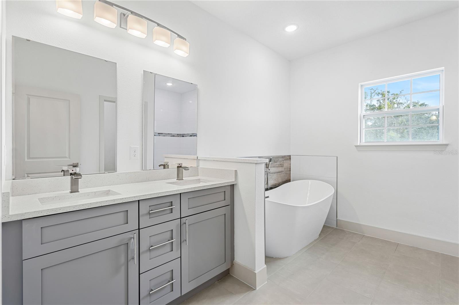 Image 13 of 35 For 475 Marion Oaks Manor