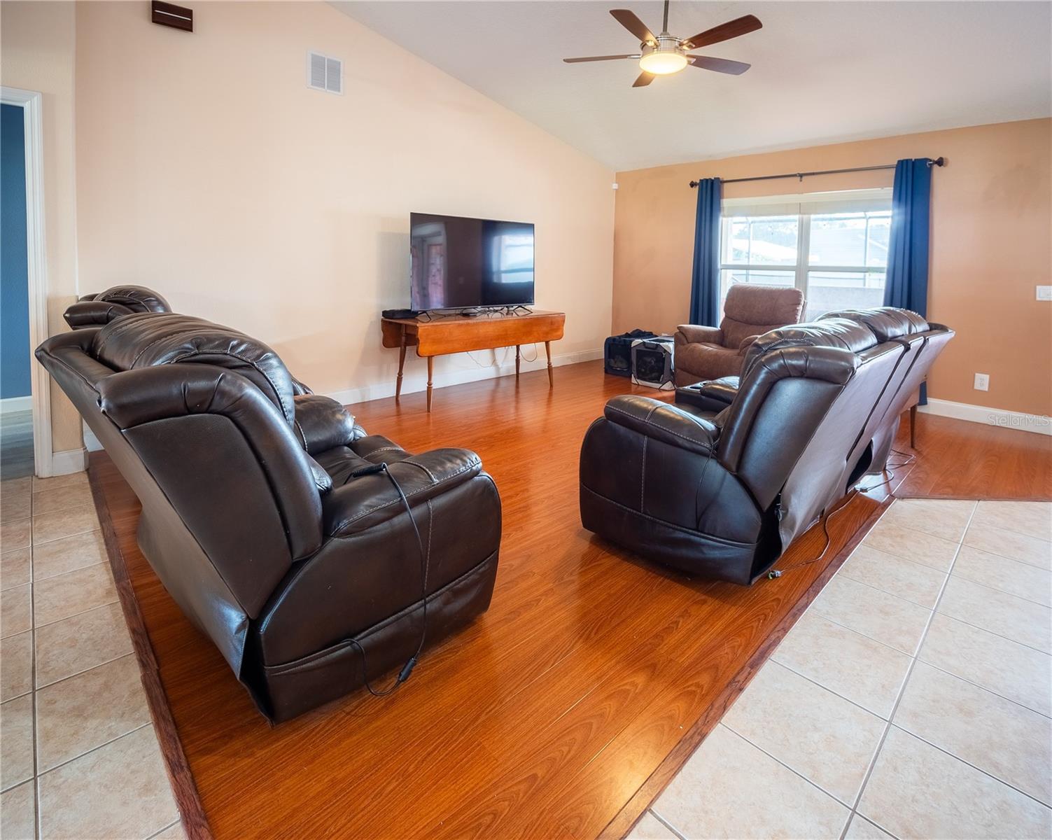 Image 5 of 31 For 6420 Addax Avenue