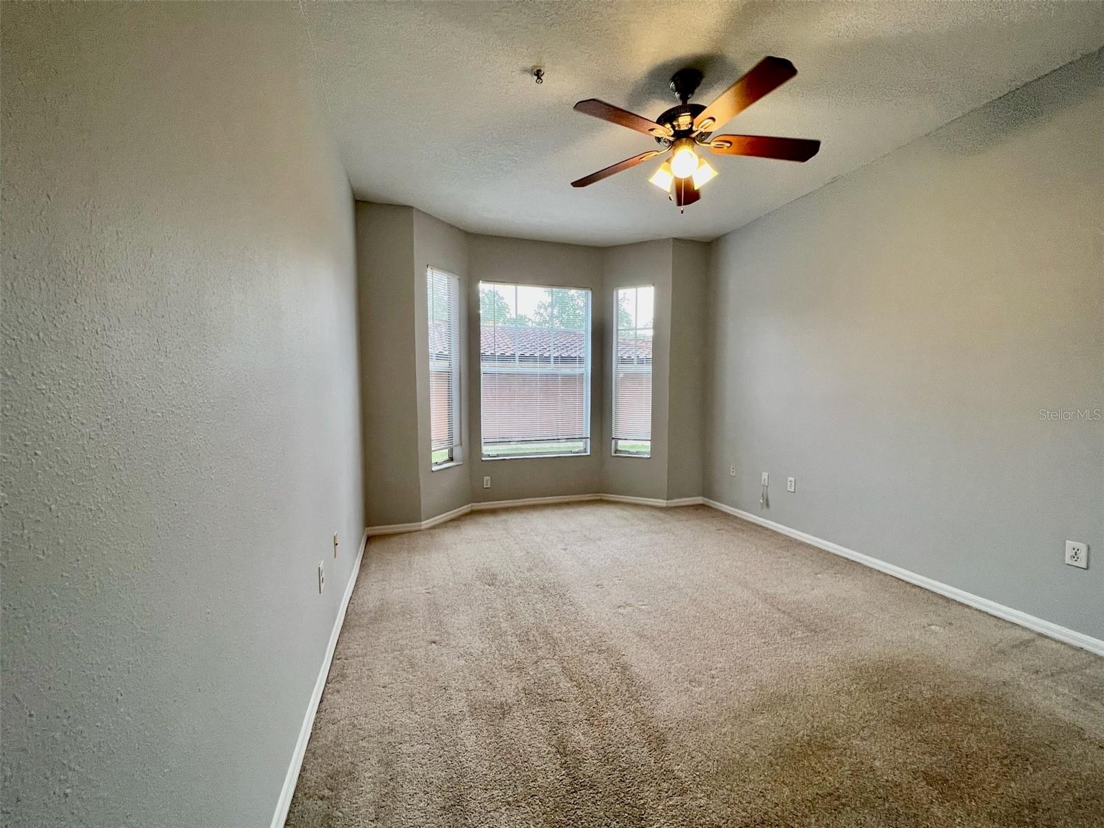 Image 11 of 35 For 5566 Metrowest Boulevard 2-105