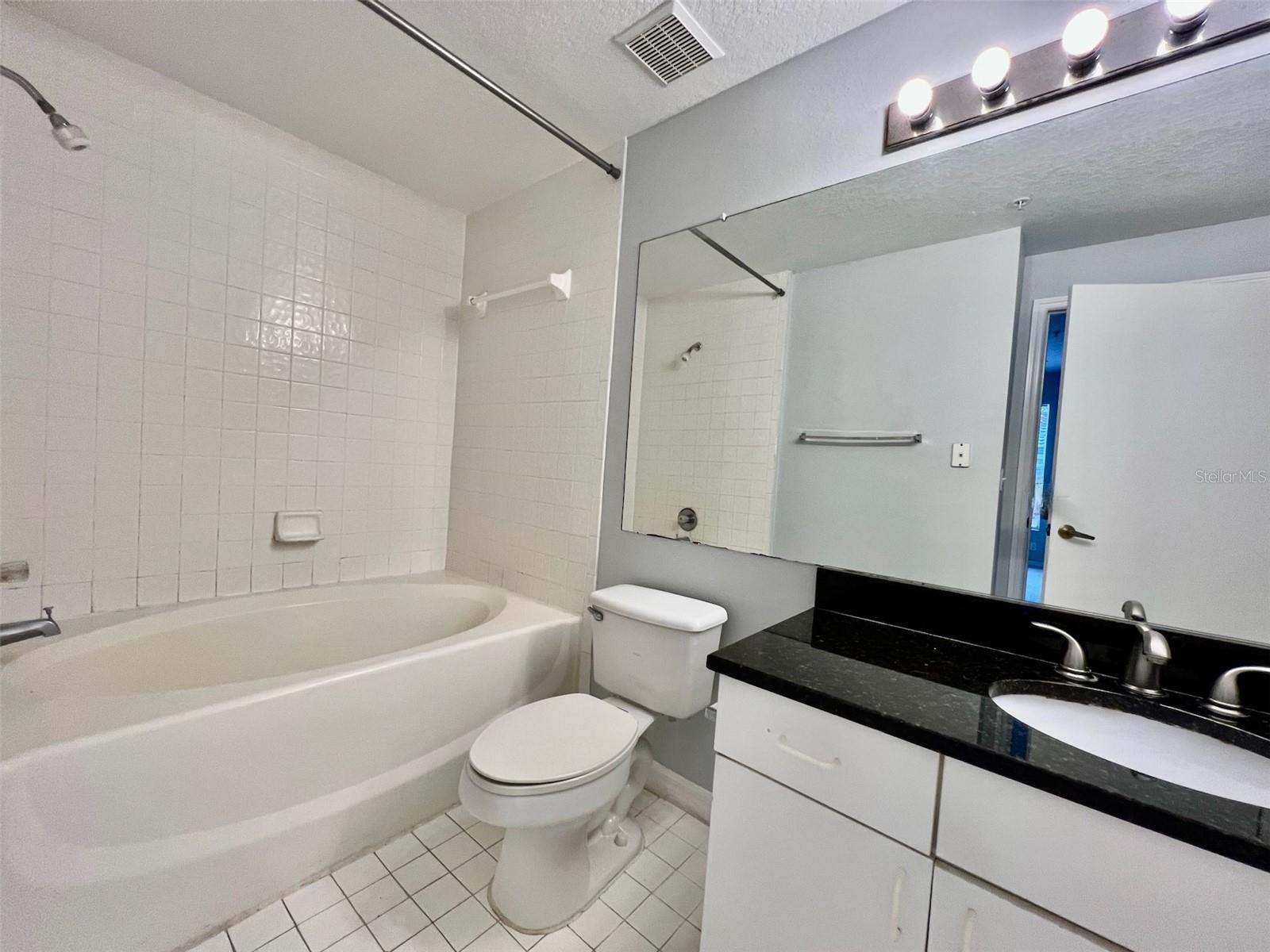 Image 13 of 35 For 5566 Metrowest Boulevard 2-105