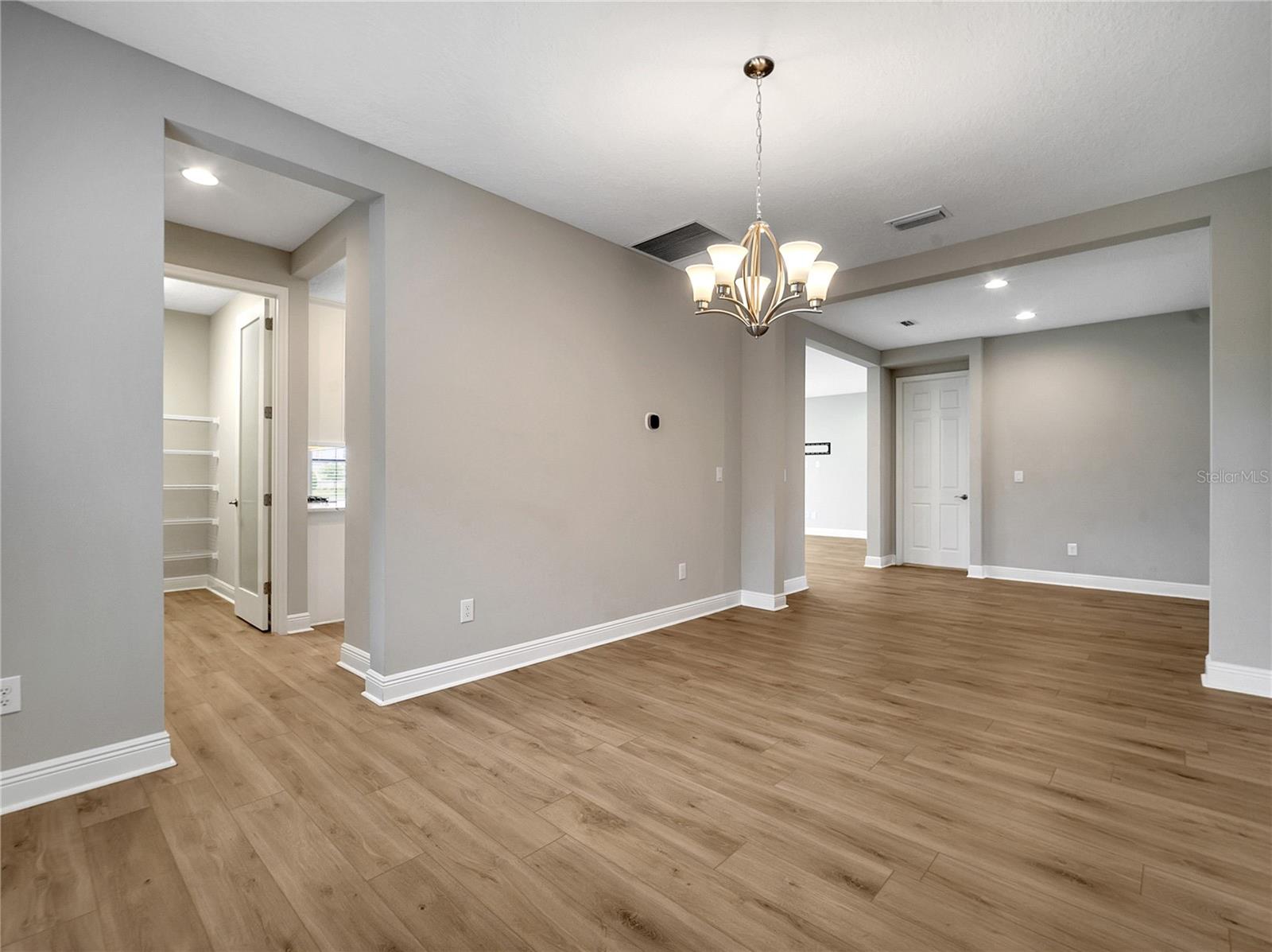 Image 6 of 57 For 14825 Paddock Pond Avenue