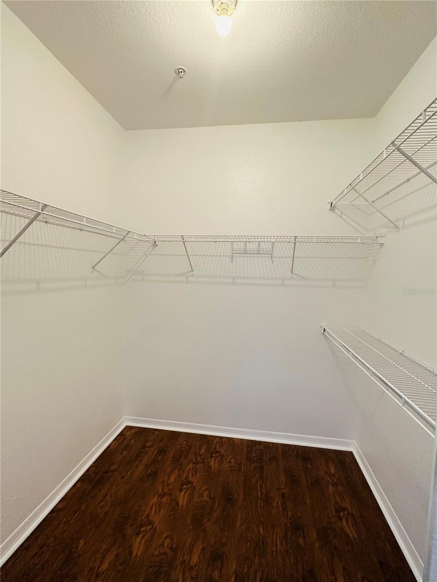 Image 11 of 22 For 6153 Metrowest Boulevard 205