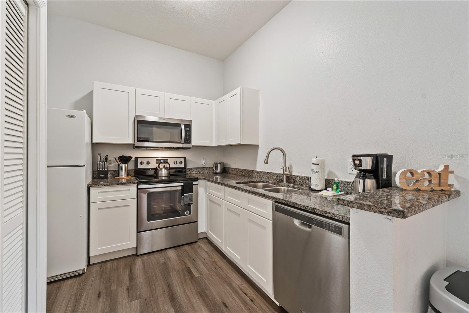 Image 7 of 21 For 2786 Club Cortile Circle B