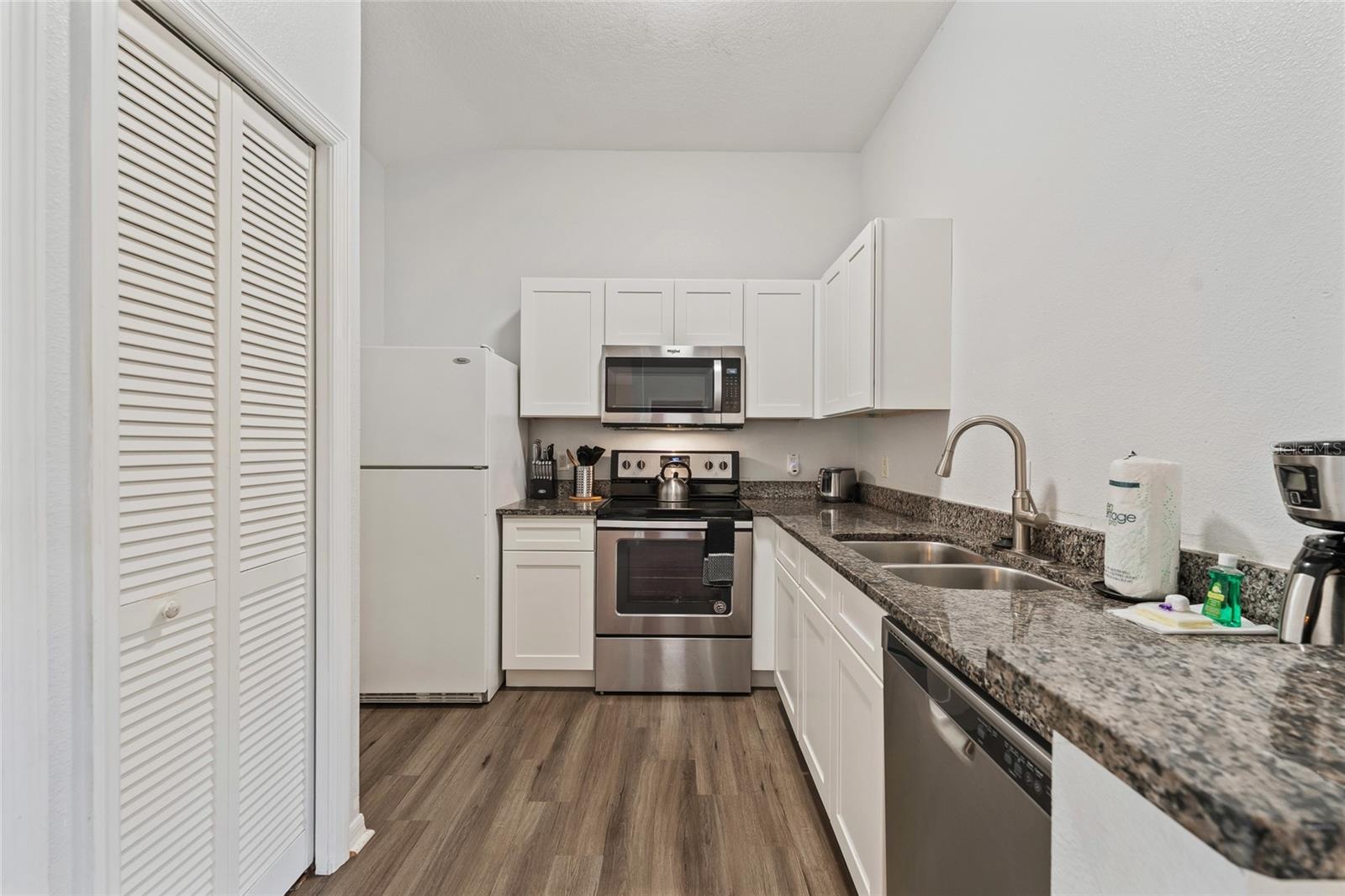 Image 8 of 21 For 2786 Club Cortile Circle B