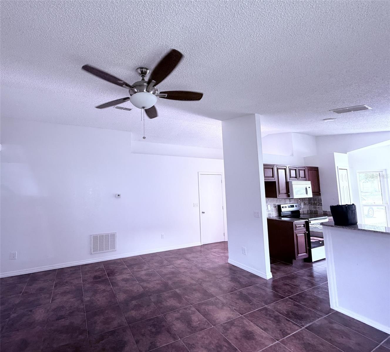 Image 6 of 15 For 7219 Edgewater Shores Court