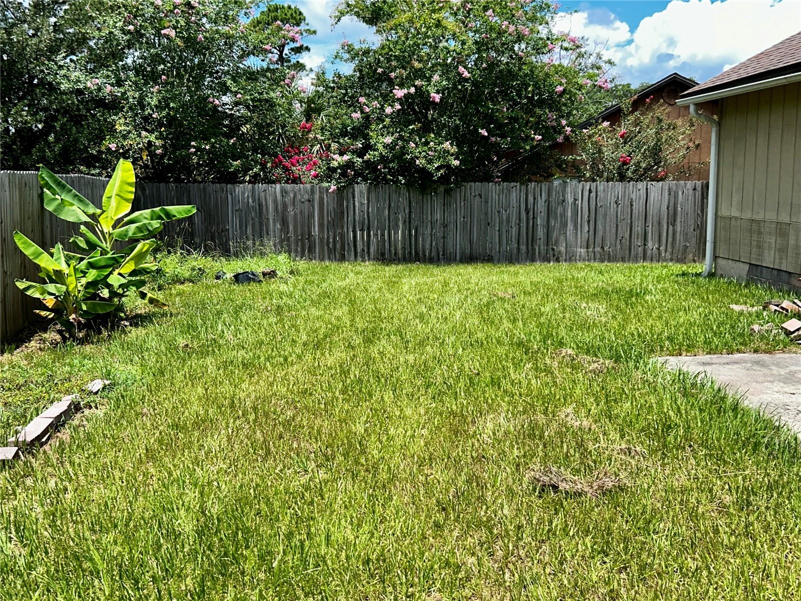Image 23 of 24 For 628 Robert Livingston Street