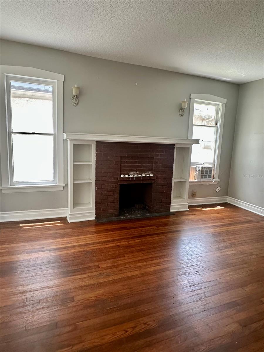Image 4 of 7 For 601 Delaney Park Drive