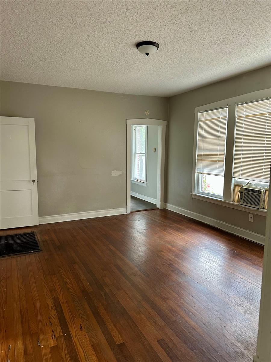 Image 5 of 7 For 601 Delaney Park Drive
