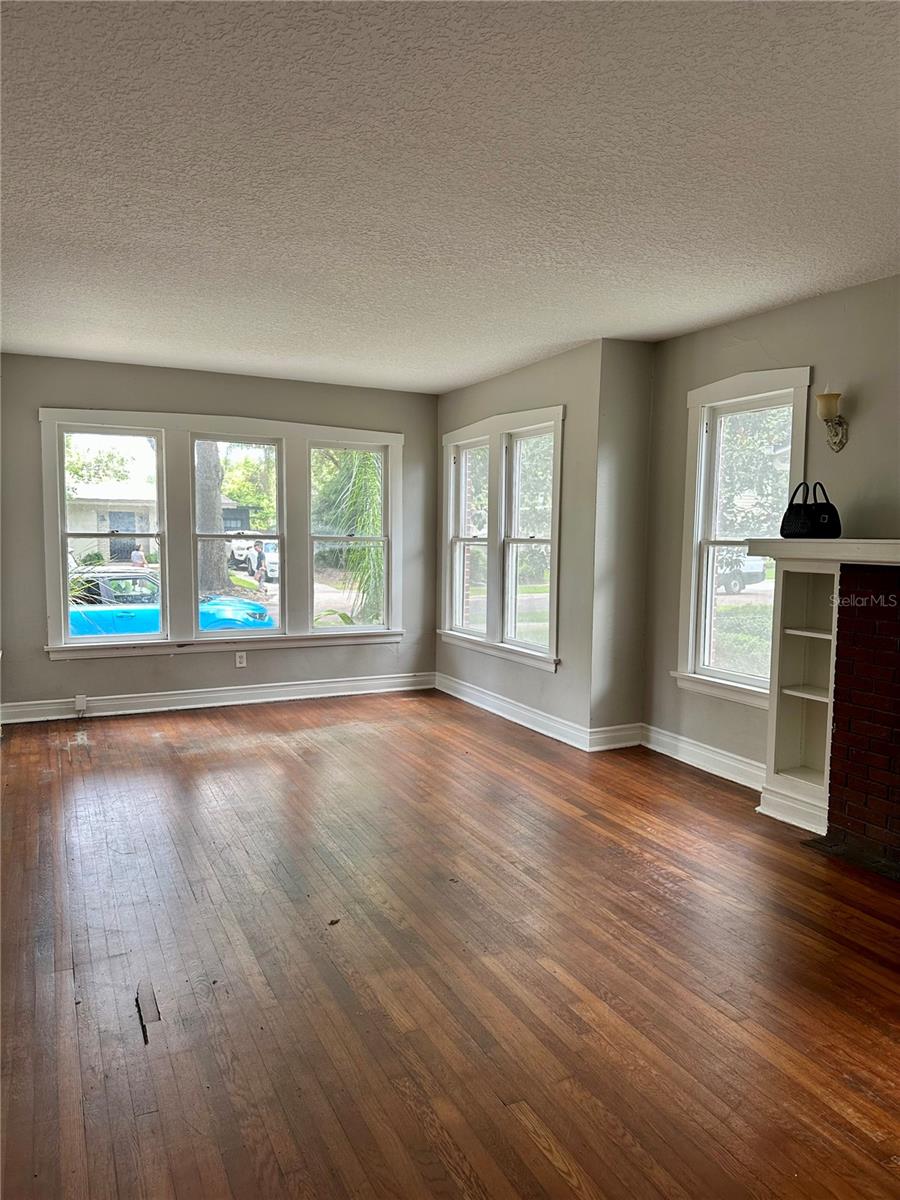 Image 6 of 7 For 601 Delaney Park Drive