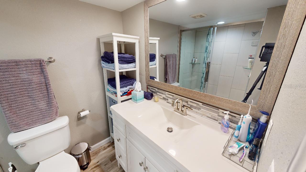 Image 10 of 17 For 133 Oyster Bay Circle 100