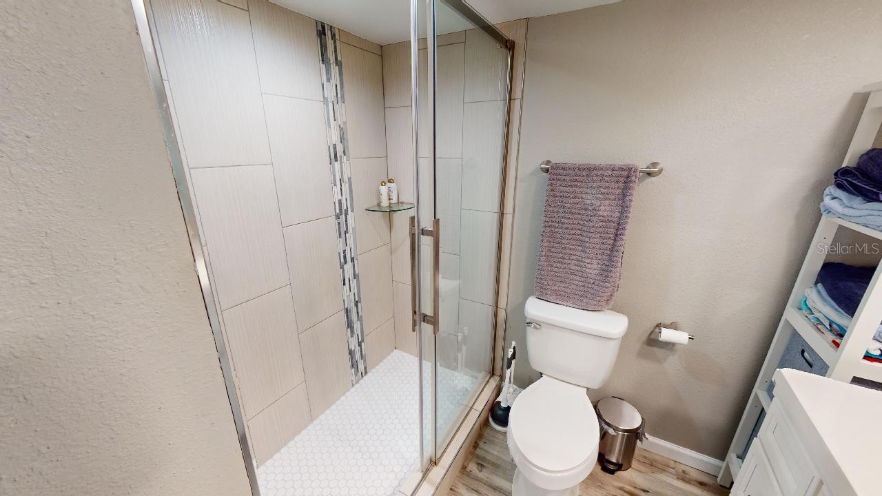 Image 11 of 17 For 133 Oyster Bay Circle 100