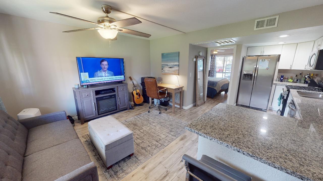 Image 4 of 17 For 133 Oyster Bay Circle 100
