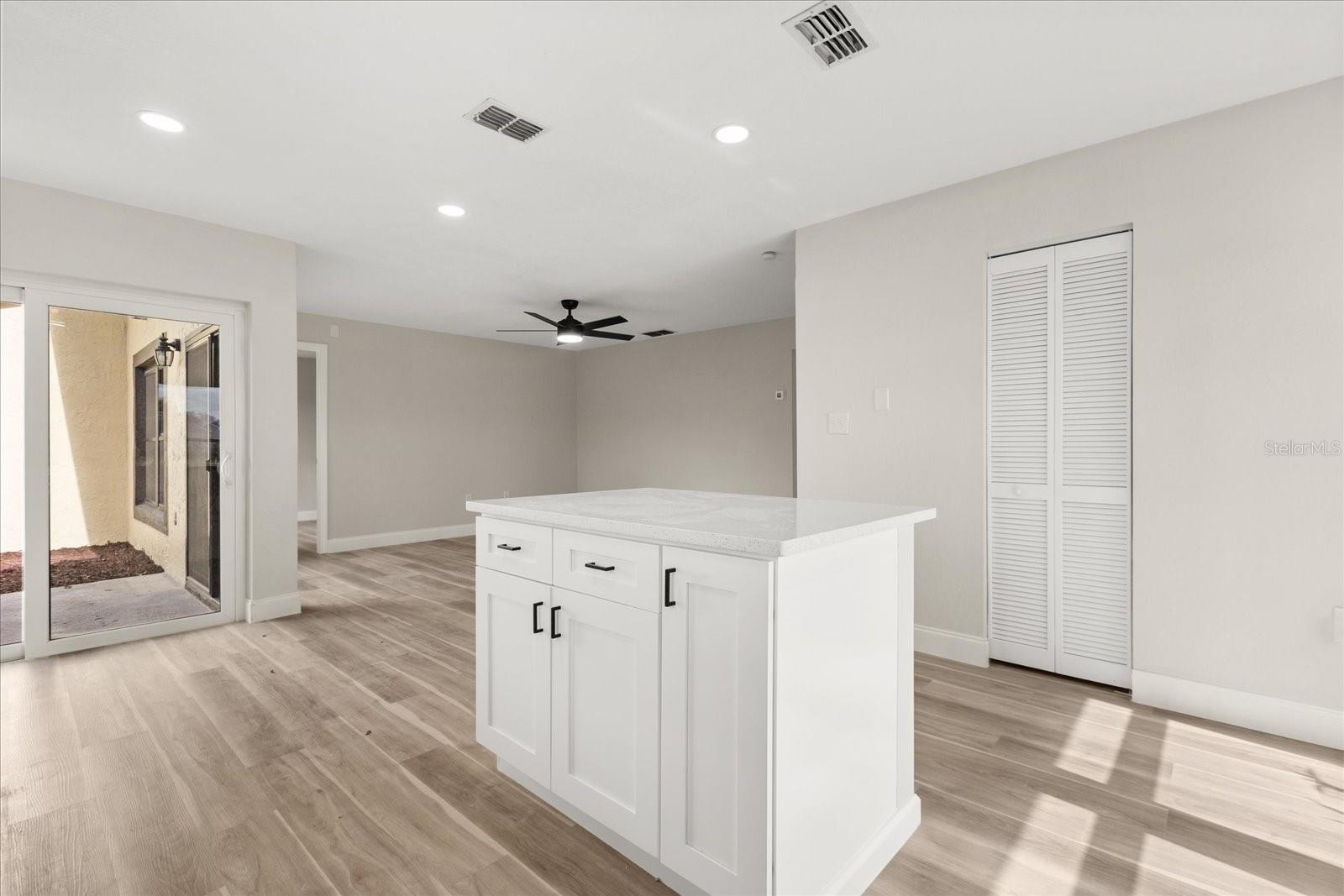 Image 10 of 26 For 443 Hunter Circle