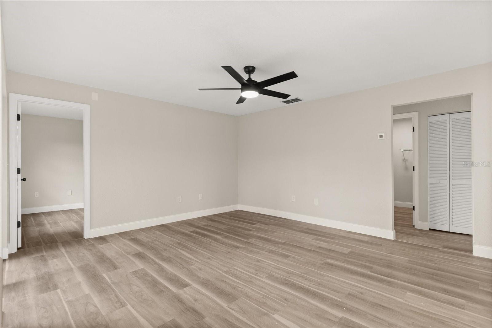 Image 7 of 26 For 443 Hunter Circle