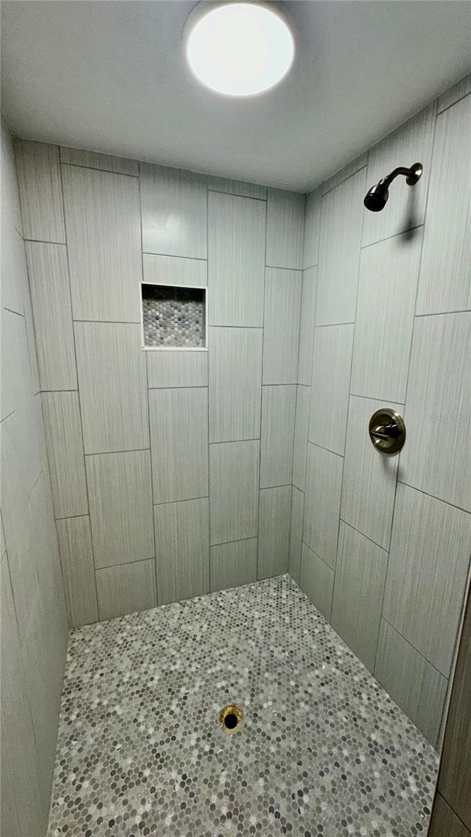 Image 18 of 18 For 5255 18th Street