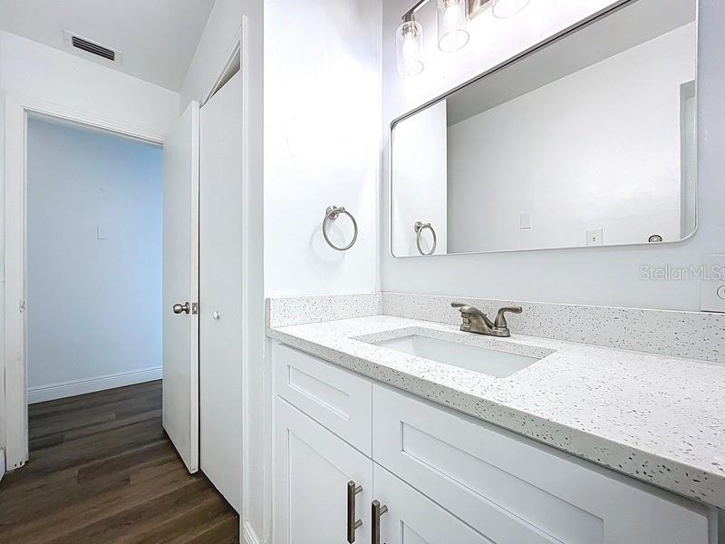 Listing photo id 20 for 5255 18th Street