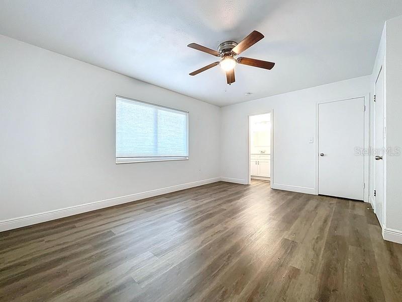 Listing photo id 22 for 5255 18th Street