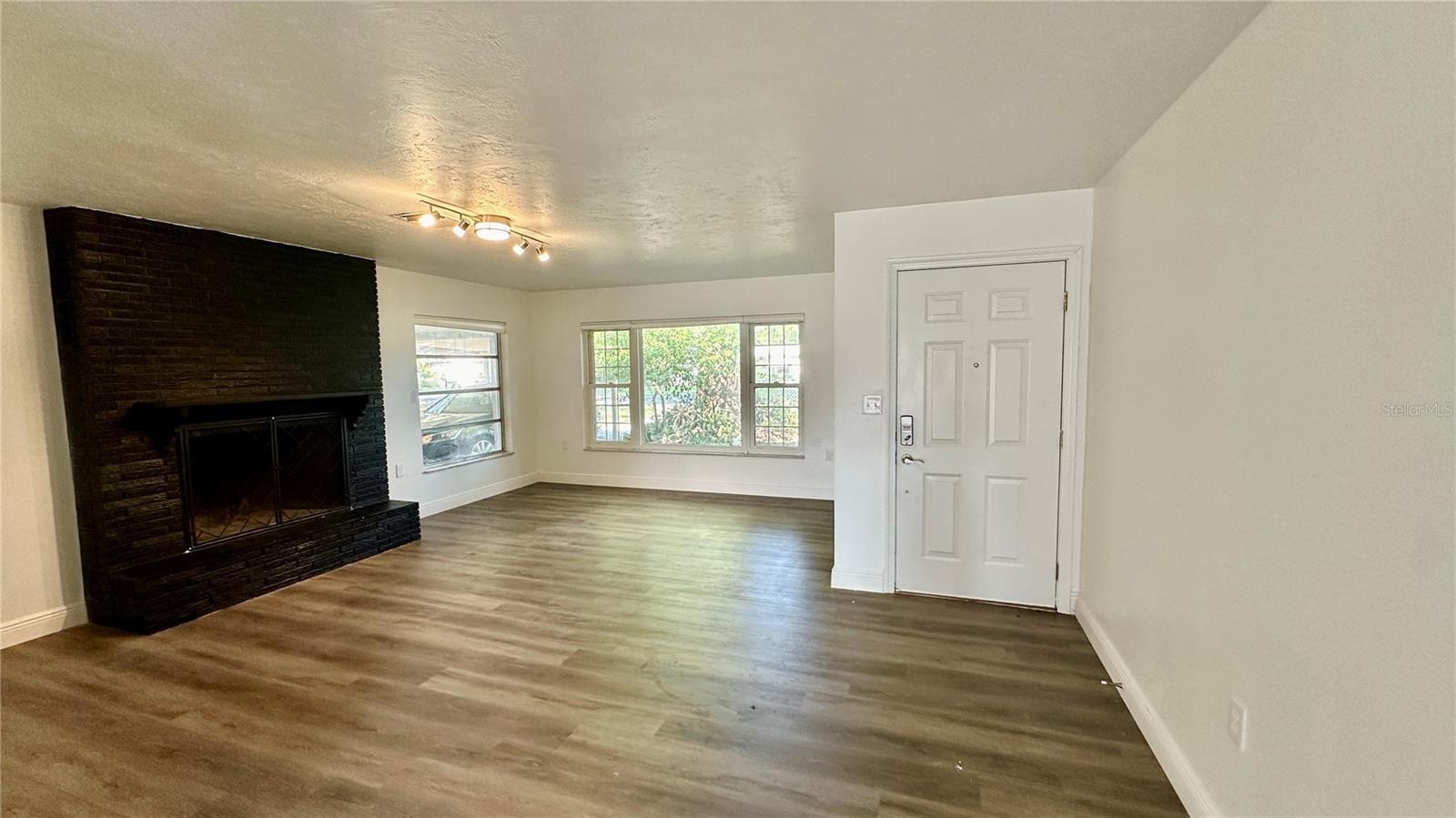 Image 3 of 18 For 5255 18th Street
