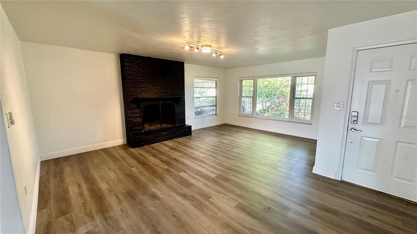 Image 4 of 18 For 5255 18th Street